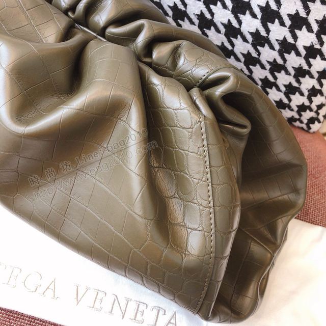 Bottega Veneta女包 寶緹嘉steny包 19新款BV鱷魚紋大號雲朵包 軍綠色  gxz1090